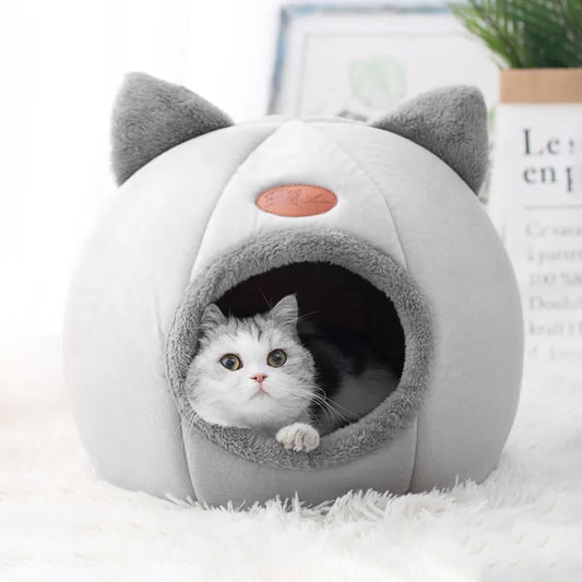 Comfort In Winter Cat Bed